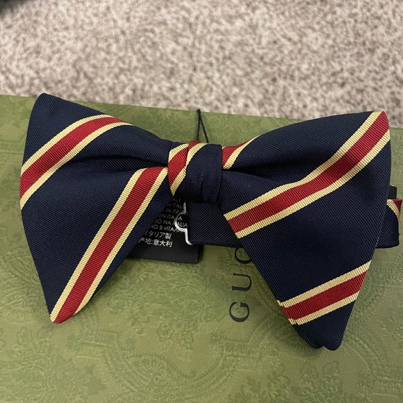 GUCCI, striped BOWTIE, Navy/Red - Picture 1 of 6